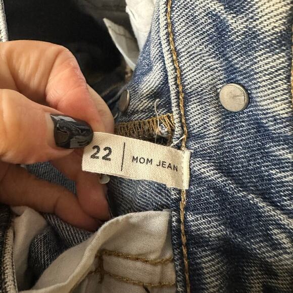 Pacsun Mom Jean Distressed light Wash Size 22 - Picture 5 of 5